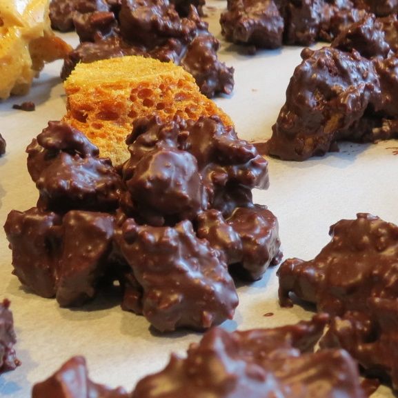 Honey comb clusters, sweet caramel and dark chocolate, lovely